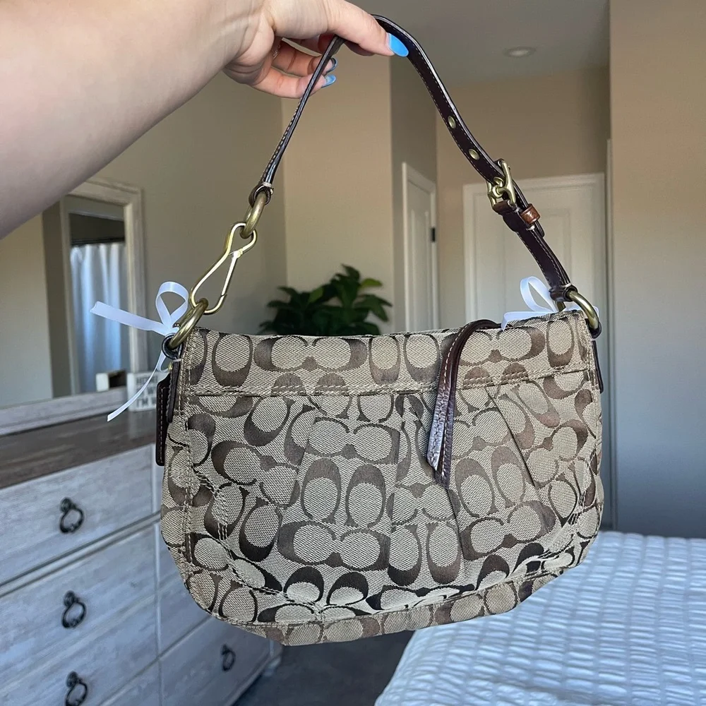 COACH Y2K Signature Brown Hamptons Shoulder Bag - Picture 15 of 17
